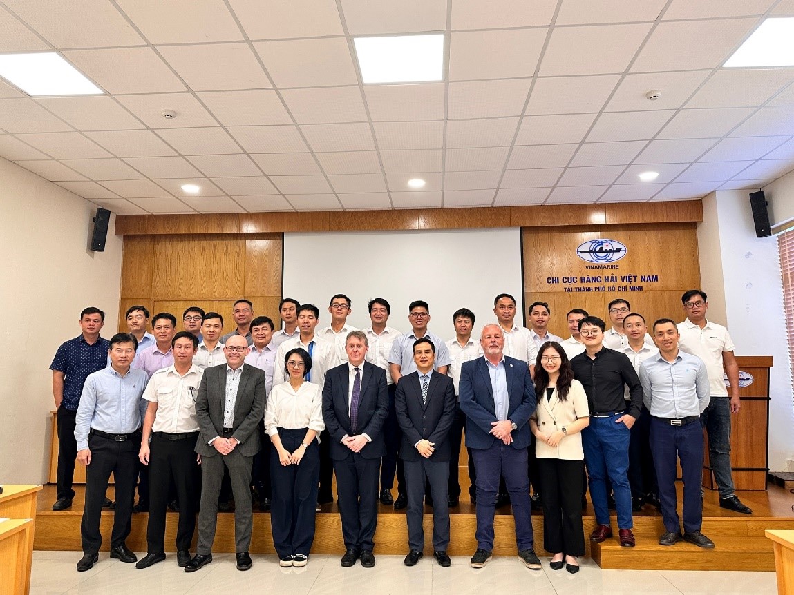 Cục Hàng hải Việt Nam đồng phối hợp với Đại sứ quán Vương quốc Anh tổ chức Chương trình chia sẻ kinh nghiệm và nâng cao năng lực an toàn an ninh hàng hải